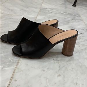 Pour la Victoire black heel